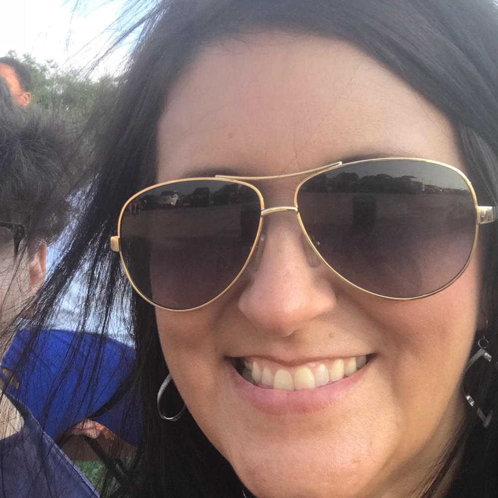 Meet your Posher, Charlotte